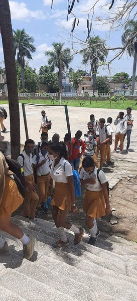 EnmaEsbu's tweet photo. La merienda escolar es un proceso que beneficia a nuestros pioneros. Programa de la Revolución que piensa en el bienestar de nuestros educandos.
" Patria es humanidad " https://t.co/KHXQXWBhEg