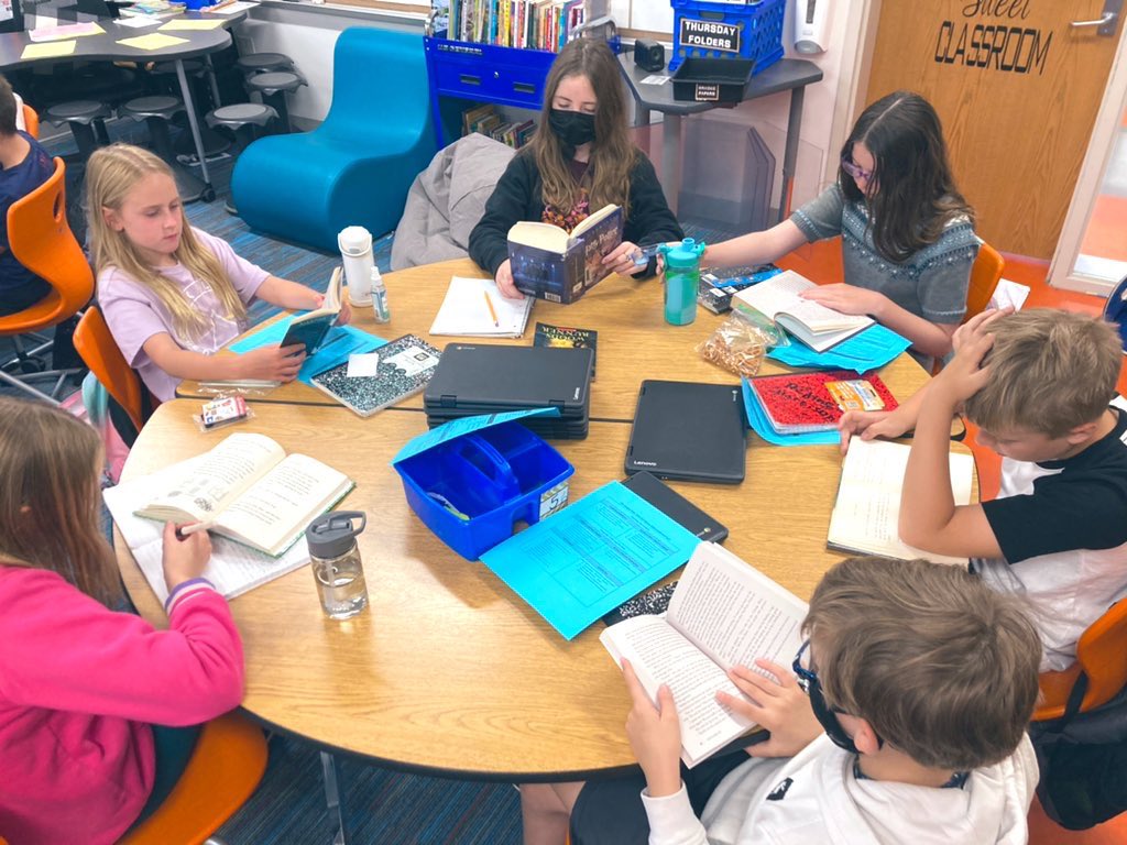 MyLilJackets's tweet photo. Students are working hard to improve stamina and read with a purpose in mind. 📙♥️📙 #DobbsLilJackets @Dobbs_Elem https://t.co/6dL1hj2OcN