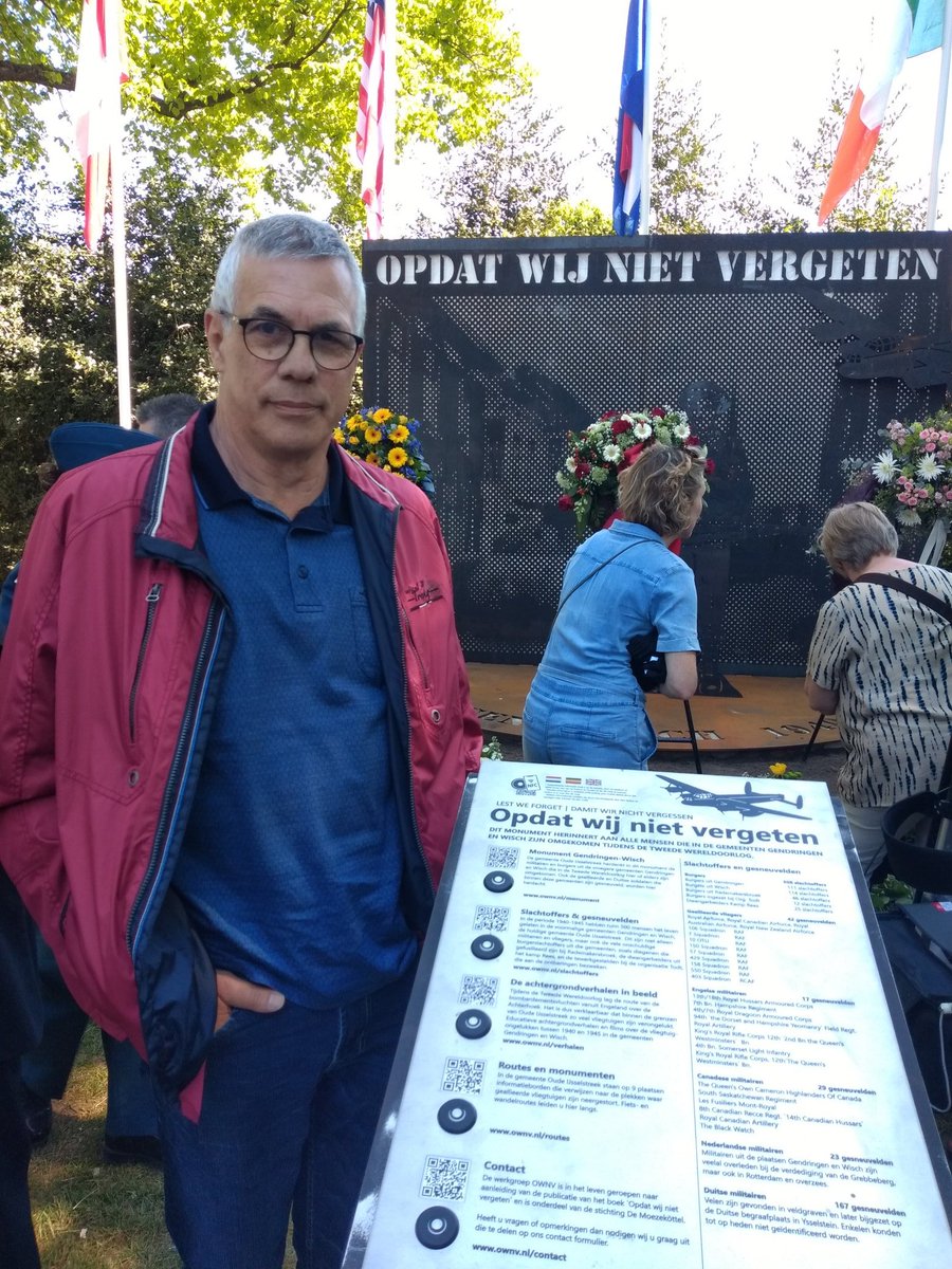 MarcoCillessen's tweet photo. Vandaag met Gerrie Franken aanwezig geweest bij onthulling groots monument voor gevallenen aan beide zijden omgeving Gendringen. SOHE heeft gezorgd voor gegevens Duitse verliezen die op de website van OWNV terug te vinden zijn. https://t.co/AbIhJ77qI4