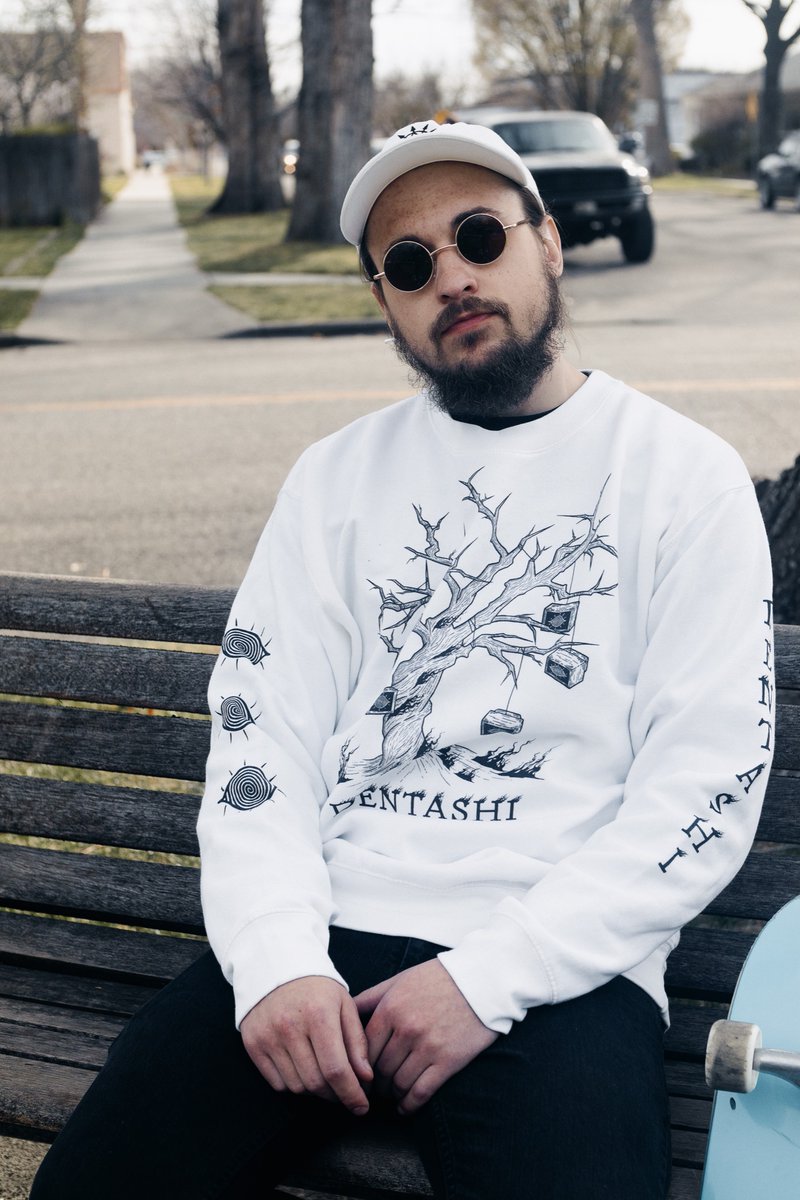 AethosApparel's tweet photo. CURIO | Dentashi Crew Neck Sweatshirt ⚫️  ⚫️
The vibe check has been passed with this one. #Altfashion #streetfashion #streetwear #illustration #photography https://t.co/jVtF4dThZD