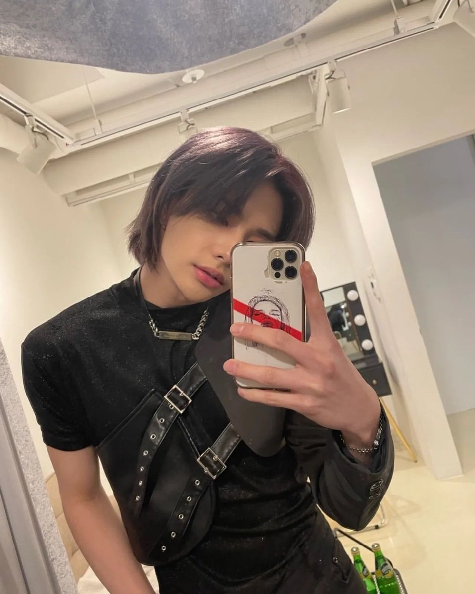 hyunjin pics tweet media