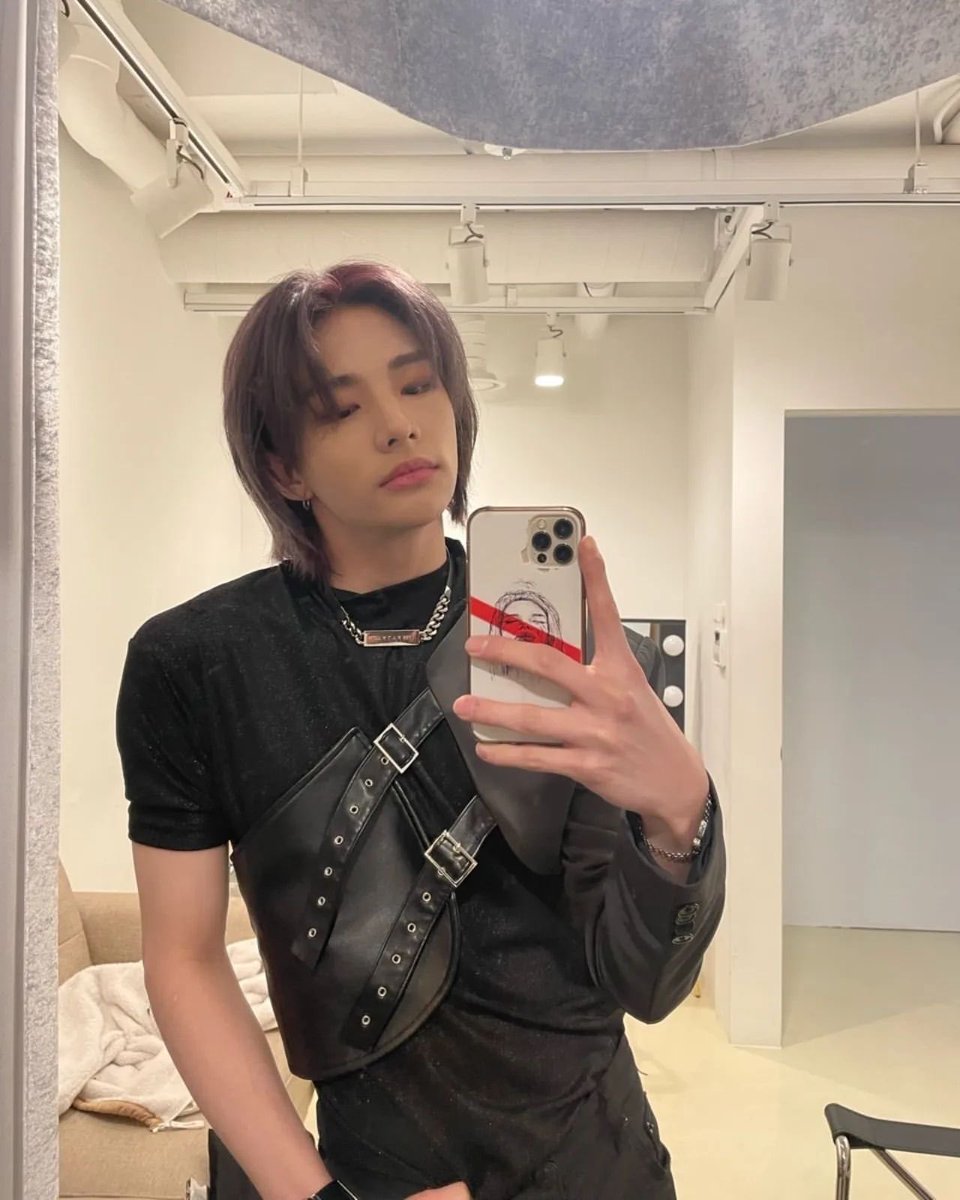 hyunjin pics tweet media