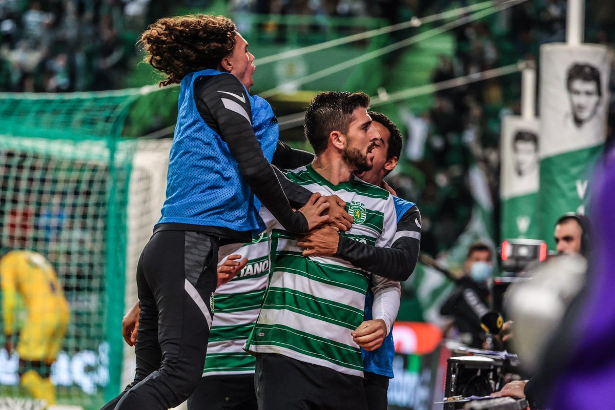 SportingCP's tweet photo. Throw🔙 ao último jogo frente ao Portimonense SC 📸
#OndeVaiUmVãoTodos #DiaDeSporting https://t.co/rC6loDH4wq