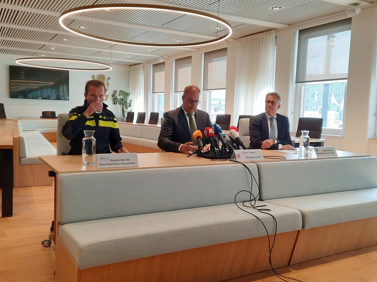 Persconferentie begint. #zorgboerderij