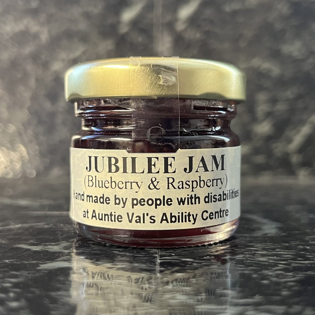 CheeseManSussex's tweet photo. Looking for something #special &amp; #sweet for the #PlatinumJubilee Then how about some #JubileeJam This #Blueberry &amp; #Raspberry #Jam is Made in #Sussex by #AuntieVals @Ability_Centre Available in 260g https://t.co/W1Ve8Pv9bl
