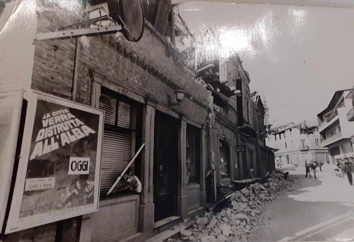 #Terremoto in #Friuli: questa foto venne scattata a Buja (Udine). Visto che film facevano? #6maggio1976