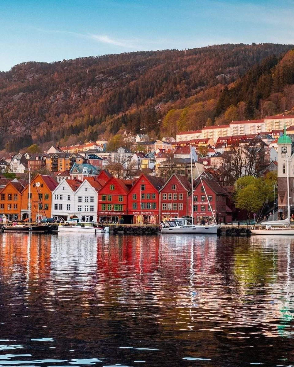 ZohoorRahimi's tweet photo. Bergen_Norway...🇧🇻

#Bergenfilm 
#Norway 
#Norwegian 
#Norwich 
#beauty https://t.co/QADv8PBXYk