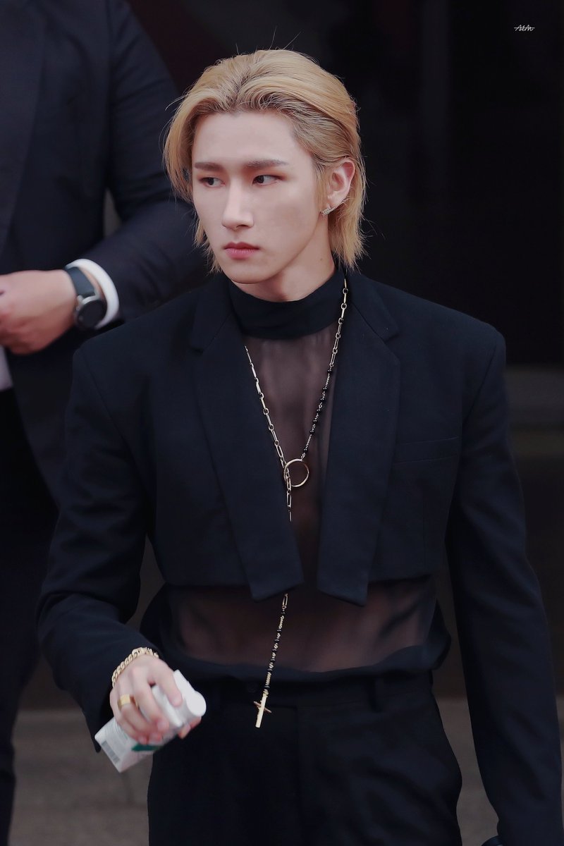 aimimx's tweet photo. 220506 뮤직뱅크 퇴근
#몬스타엑스 #MonstaX #아이엠 #창균 #IM
@OfficialMonstaX https://t.co/oo4hyD33eE