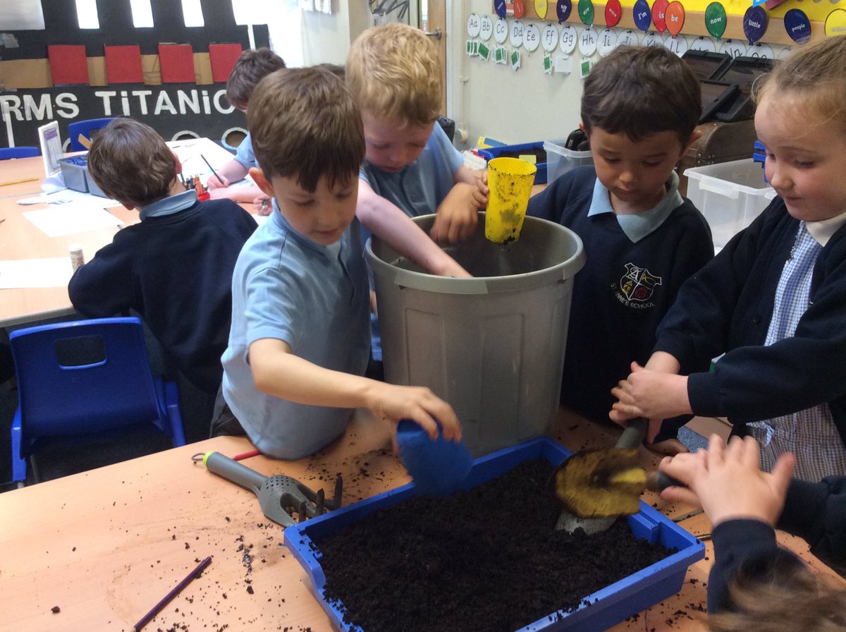 Class3KA_NR's tweet photo. We have been busy planting our mystery seeds today!#messytimes ๐๐บ๐ป๐ฑ๐บ https://t.co/7M01aaS3rP