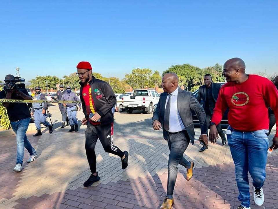 shaun_dlanjwa's tweet photo. #Siyagijima 🏃🏾♂️🏃🏻♀️🏃🏻♀️🏃🏾♂️🏃🏻♀️🏃🏾♂️🏃🏻♀️🏃🏾 @EFFSouthAfrica is moving with the speed of gautrain #Tshaba refete #VoteEFF https://t.co/RVQnfJoQGI