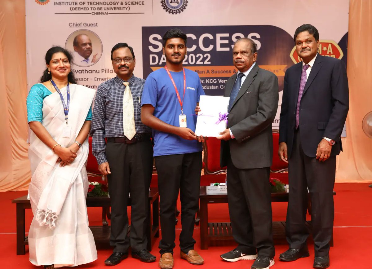 HindustanUni's tweet photo. A glimpse of #SuccessDay2022 at the campus today. Dr. A. Sivathanu Pillai, Honorary Professor - Emeritus, HITS presided over the event and motivated the Achievers of the Institution. He was accompanied by the Vice Chancellor and the Registrar of the University. #IAmASuccess https://t.co/9Q9ttugd4S