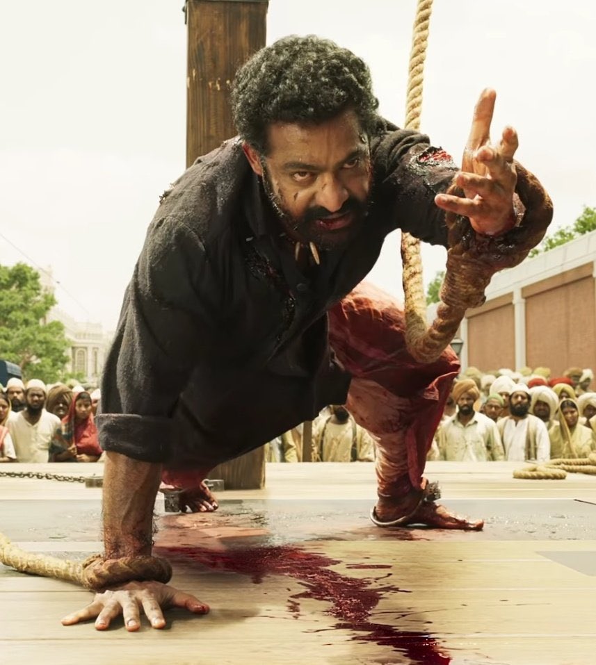 taran_adarsh's tweet photo. Goosebumps, every time I listen to this song... #KomuramBheemudho from #RRR commands repeat viewing... The rendition, the melody and of course, the drama - this song is simply next level...
▶️https://t.co/oDinJFC2jC
#SSRajamouli #JrNTR #RamCharan #RRRMovie https://t.co/3fM9mpAP1e