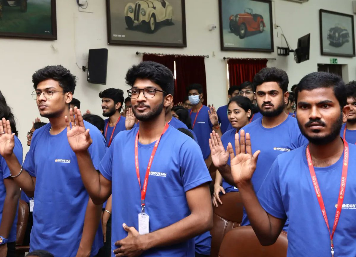 HindustanUni's tweet photo. A glimpse of #SuccessDay2022 at the campus today. Dr. A. Sivathanu Pillai, Honorary Professor - Emeritus, HITS presided over the event and motivated the Achievers of the Institution. He was accompanied by the Vice Chancellor and the Registrar of the University. #IAmASuccess https://t.co/9Q9ttugd4S