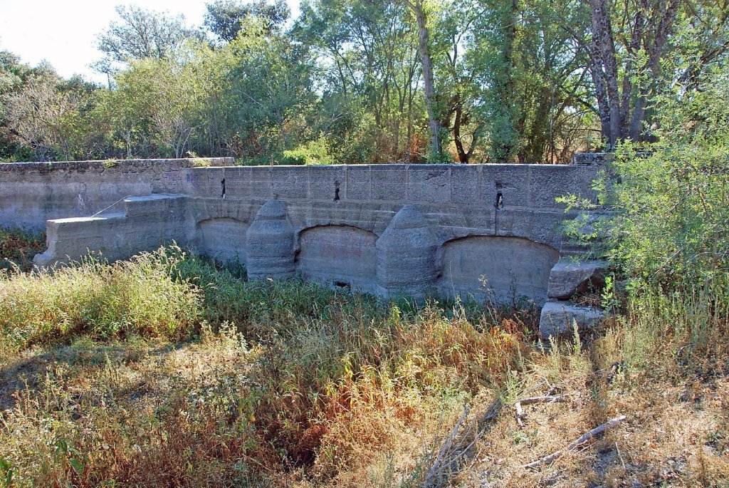 AlymarEdiciones's tweet image. 📸 Puente de los Boquerones (s. XVIII) sobre el arroyo del Tercio y bajo la urbanización Los Arroyos (El Escorial).

Más imágenes de #DeslindesEscurialenses 📖 en 👉 bit.ly/3LOYhtE

#Madrid #sierranortedemadrid #guadarrama #picoftheday #photo #photooftheday #nature