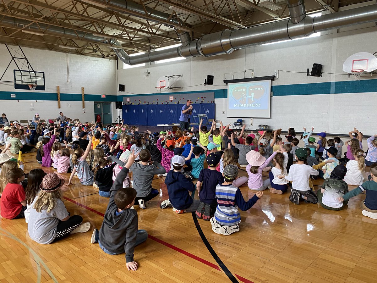 MrsFriskSLCS's tweet photo. We had a wonderful assembly yesterday with @mrpeace101! He taught our JK-2 students about diversity and the need for more human kindness in the world. Students were so engaged and listened to every word he had to share! https://t.co/ZD2O4ExyFJ