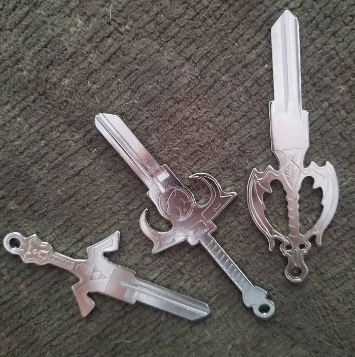 DmEducational's tweet photo. #SwordKeys.
What a great idea. Now where can I get them cut?
#GeekStuff #Fantasy https://t.co/ljJPaBLL2w