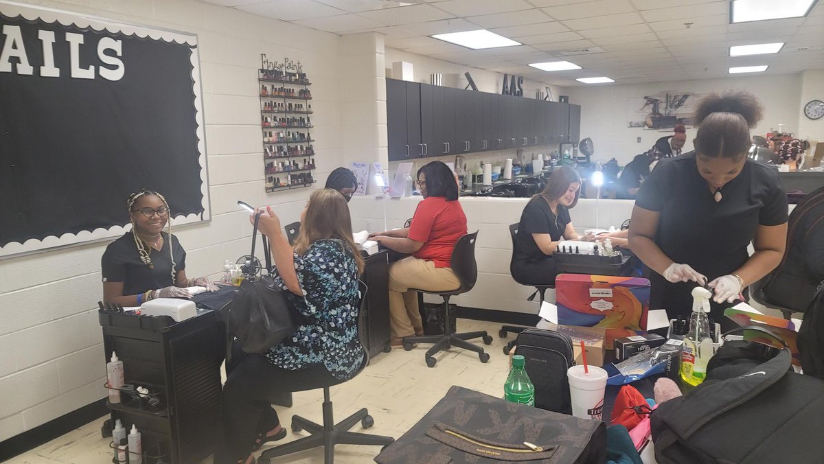 AAS_HCS's tweet photo. @ElbrettaC cosmetology associates treated @HenryCountyBOE transportation staff members to a spa day, providing facials, manicures, and pedicures! #associateexperience #empoweringtomorrow @DLinnBwell @Toni_Collie @sheppard06 @shaykele78 @coachdhughes https://t.co/giDroRZEbp