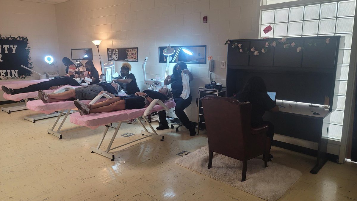 AAS_HCS's tweet photo. @ElbrettaC cosmetology associates treated @HenryCountyBOE transportation staff members to a spa day, providing facials, manicures, and pedicures! #associateexperience #empoweringtomorrow @DLinnBwell @Toni_Collie @sheppard06 @shaykele78 @coachdhughes https://t.co/giDroRZEbp