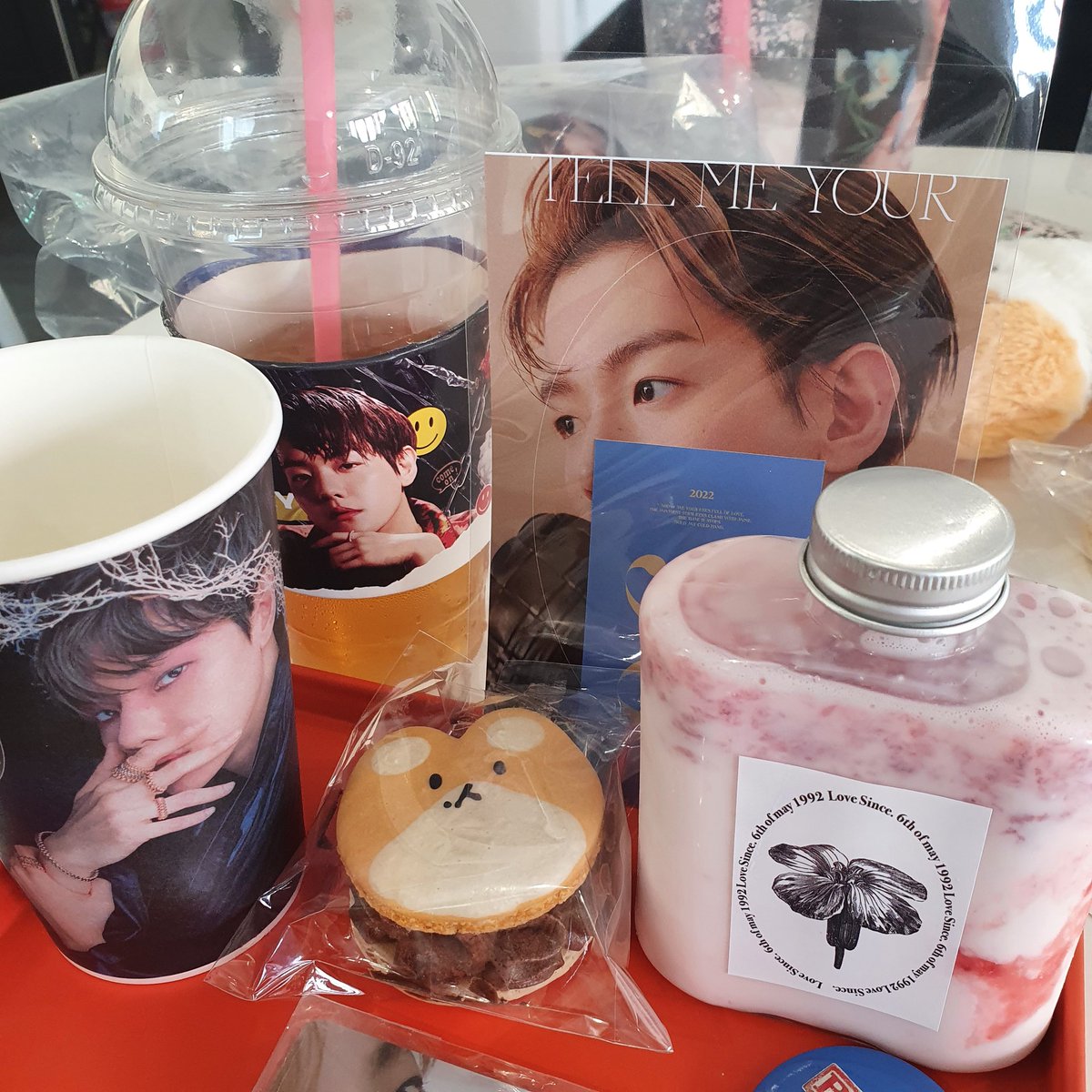 kingjunmyeon__'s tweet photo. I also went to Baekhyun's cafe a lot today https://t.co/ABF63qvvPU