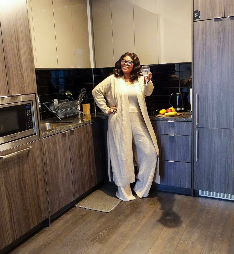 Cheers to Friday!! It’s been such a busy week, I can’t wait to wine 🍷 down 😋. 

Here’s to the start in celebrating Mother’s Day weekend in my comfy knit palazzo pants and cardigan outfit!!

What are your plans for this very special weekend 😉

I have … instagr.am/p/CdOIcFzrHKd/