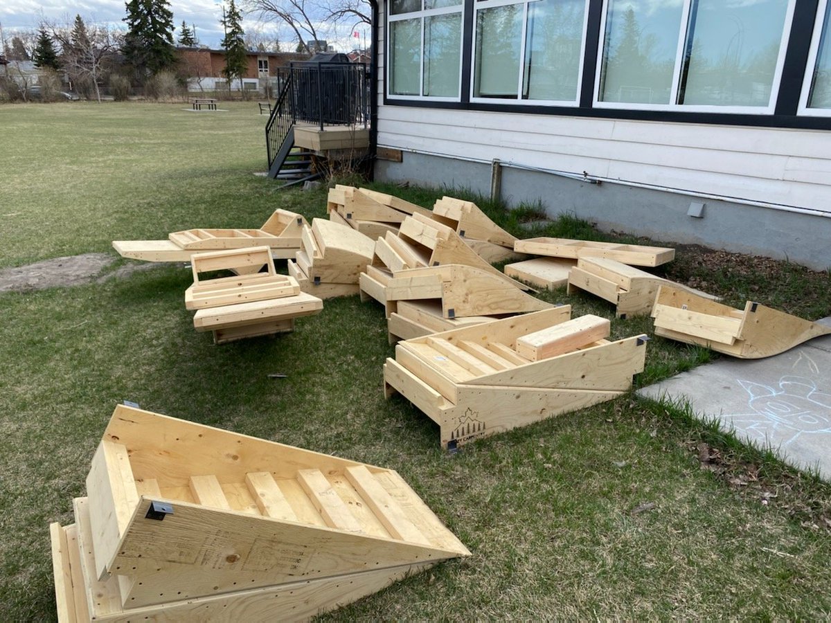 Hey Capitol Hill residents! Looking for a chance to help your community &amp; meet your neighbours?

Saturday May 7 at 10 AM we are meeting at Capitol Hill park (Dinosaur playground) to cleanup litter &amp; paint these amazing new bike ramps!

#yycbike #capitolhillrocks #communitycleanup