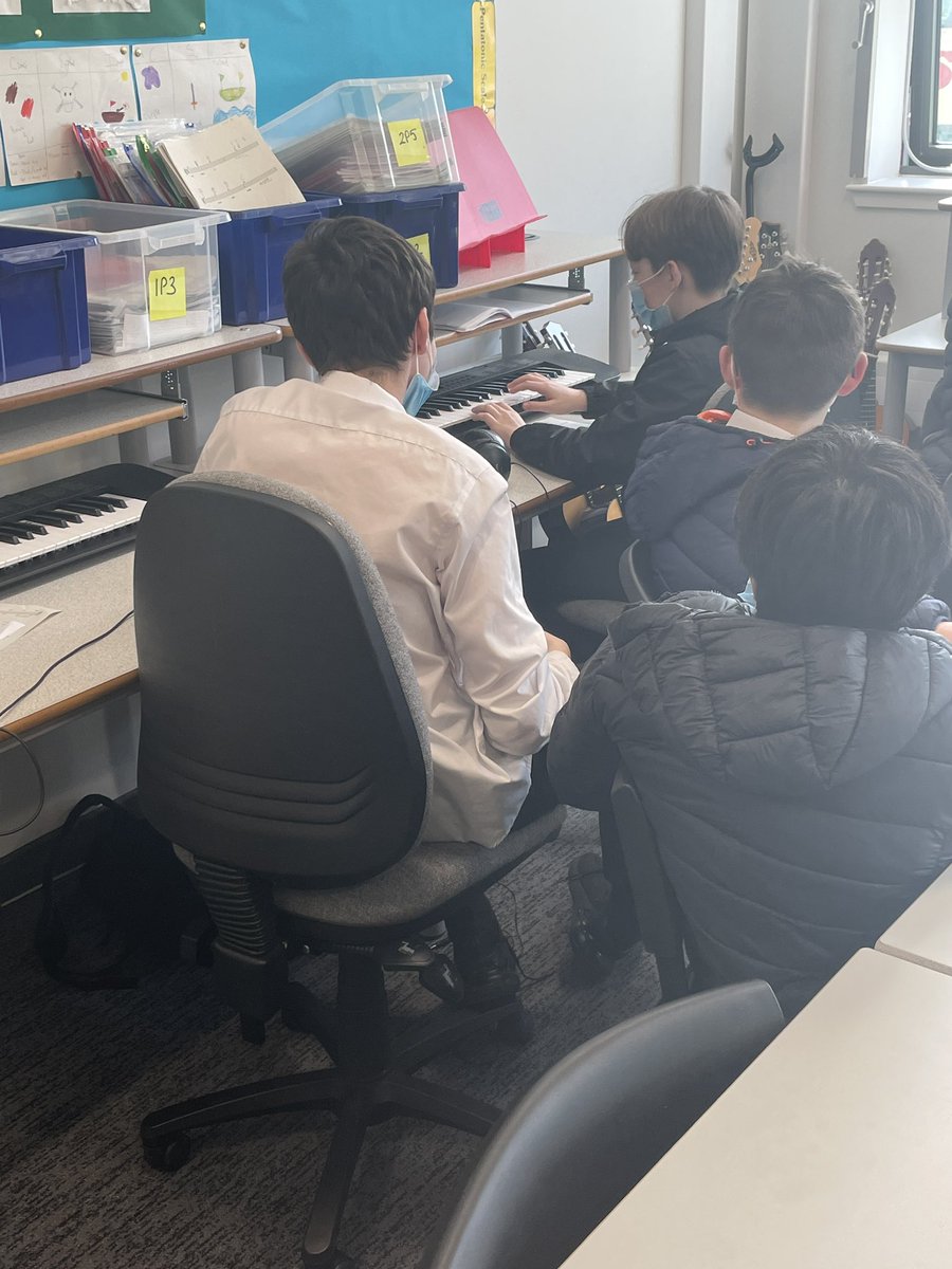 MusicQma's tweet photo. S1 and S2 have been enjoying writing their own music and performing to their peers #confidentindividual #creativetask #composing #performing #thenextmozart @QMAOfficial https://t.co/Q8V5VhY5o0