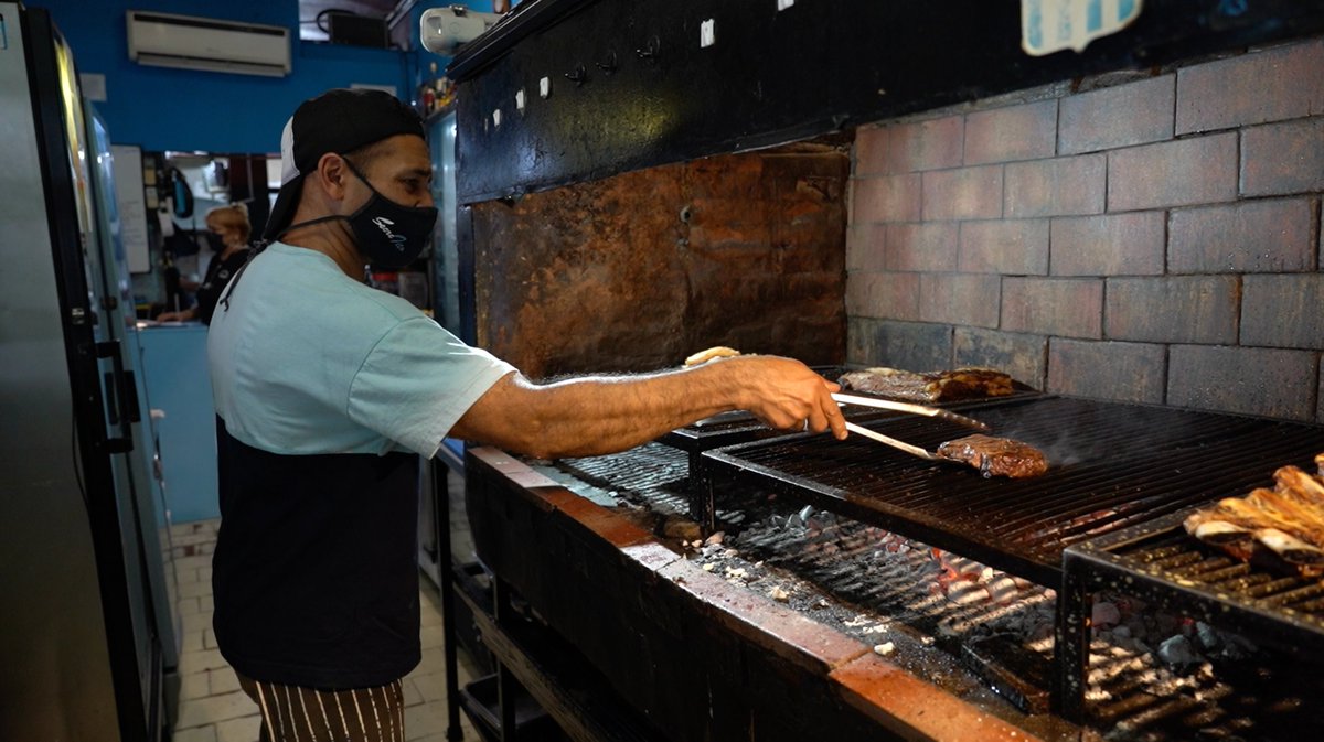 🥩Notre reportage avec <a href="/nicolasflon/">Nicolas Flon</a>🎥 sur le succès de la viande de boeuf d'Argentine, diffusé dans le 12:45 de <a href="/m6info/">M6 Info</a> ➡️fb.watch/cQ_h5jtt8h/