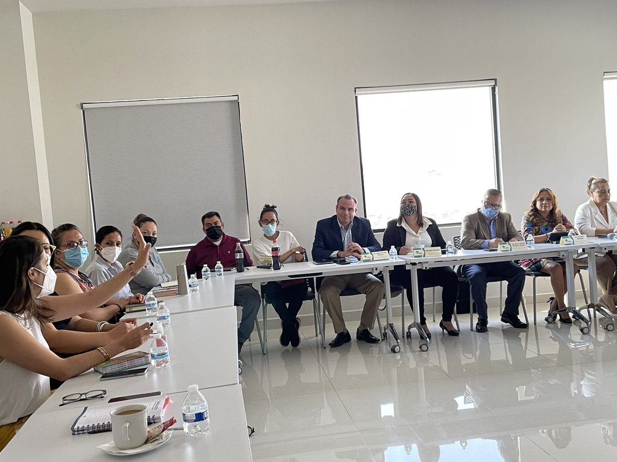 cclgente's tweet photo. La Mtra @vicageo, Encargada de Despacho de la Dirección General del Centro de Conciliación Laboral del Estado de Guanajuato Participó en la Sesión del Comité de Recursos Humanos de @IndexGto, sobre el Nuevo Procedimiento de Conciliación en los Centros de Conciliación Locales. https://t.co/NqJrsE8kaB