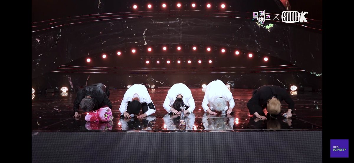 anybellblood's tweet photo. Мальчики до ведут меня до истерики😭😭😭
Просто лучшие❤️🎊❤️🎊❤️🎊
축하해 몬스타엑스 🎊❤️🎊❤️🎊
#monstax2ndwin @OfficialMonstaX https://t.co/ZcQi6zb6M8