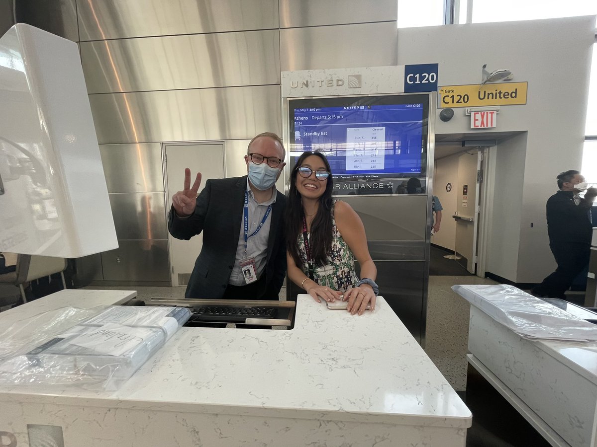 JustinRitterUA's tweet photo. Awesome day at EWR observing our amazing customer service agents boarding a full transatlantic flight. We love working @united and being in the operation helping our customers! https://t.co/jhbd0INiLV