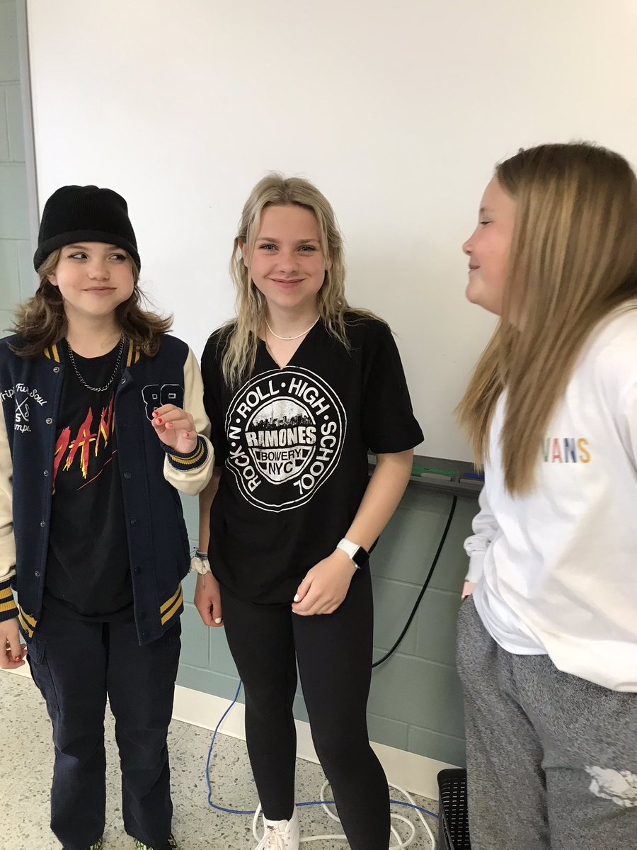 Bubblegum day <a href="/CrossroadsDsbn/">Crossroads DSBN</a> - Lace Up for Rankin Run, Coyotes!