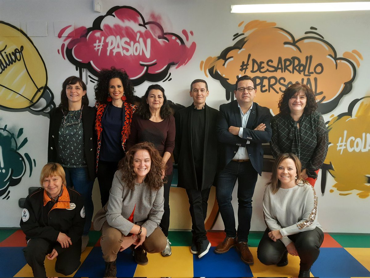 ‼️ TALENTO en estado puro ‼️

😁 Es la visita que hemos tenido el honor de recibir hoy el equipo del <a href="/irjjuventud/">IRJ</a> en el #EspacioCreativoIRJ 

😍 <a href="/JorgeRuizMN/">JORGE RUIZ</a> de <a href="/MalditaNerea/">Maldita Nerea</a>, uno de mis maestros de vida en esto tan importante de aprender a SER y ESTAR...