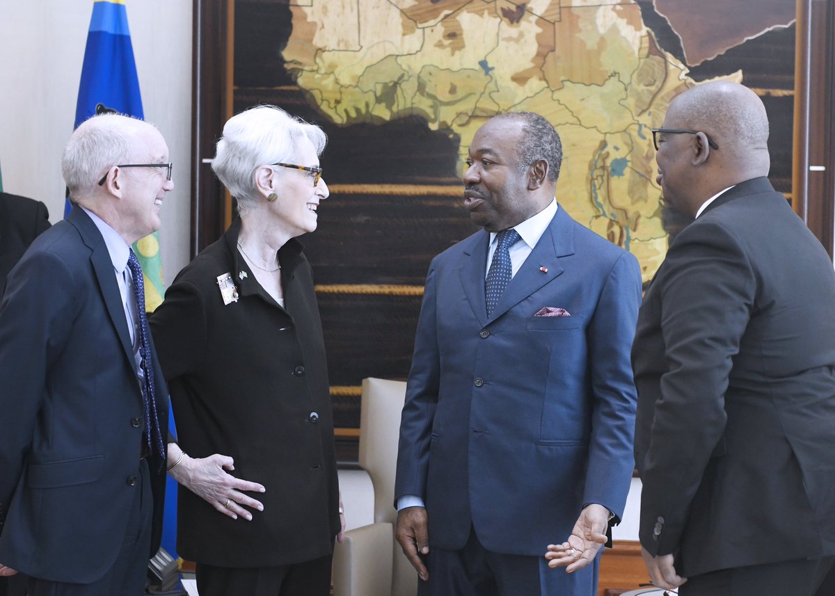 PresidentABO's tweet photo. Échanges très chaleureux & constructifs avec @DeputySecState!
#Gabon & #EtatsUnis sont d'indéfectibles alliés, prêts à affronter en commun les défis auxquels notre monde fait face: défense de l'environnement, sécurité & stabilité, prospérité partagée & lutte contre les inégalités https://t.co/o1xoR21udD