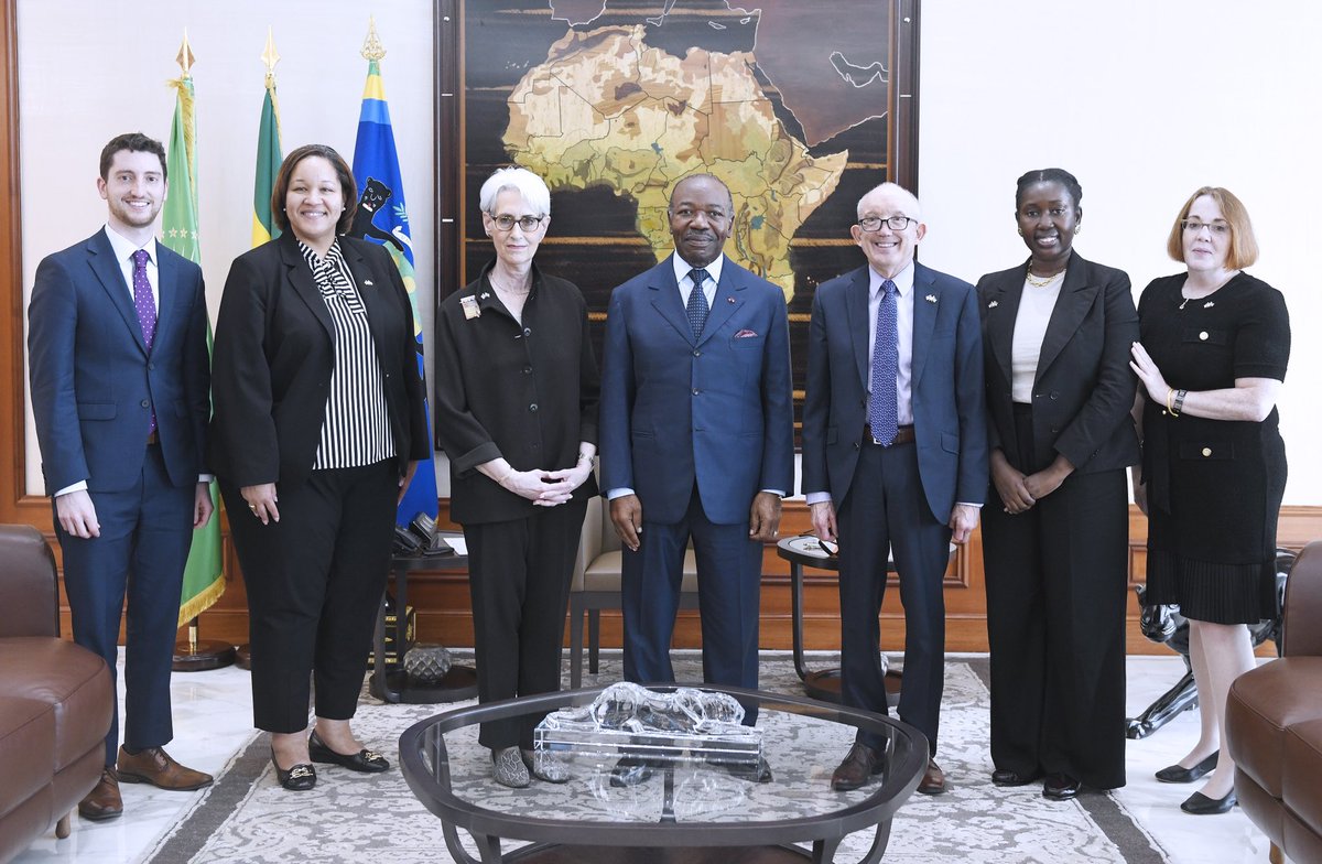 PresidentABO's tweet photo. Échanges très chaleureux & constructifs avec @DeputySecState!
#Gabon & #EtatsUnis sont d'indéfectibles alliés, prêts à affronter en commun les défis auxquels notre monde fait face: défense de l'environnement, sécurité & stabilité, prospérité partagée & lutte contre les inégalités https://t.co/o1xoR21udD