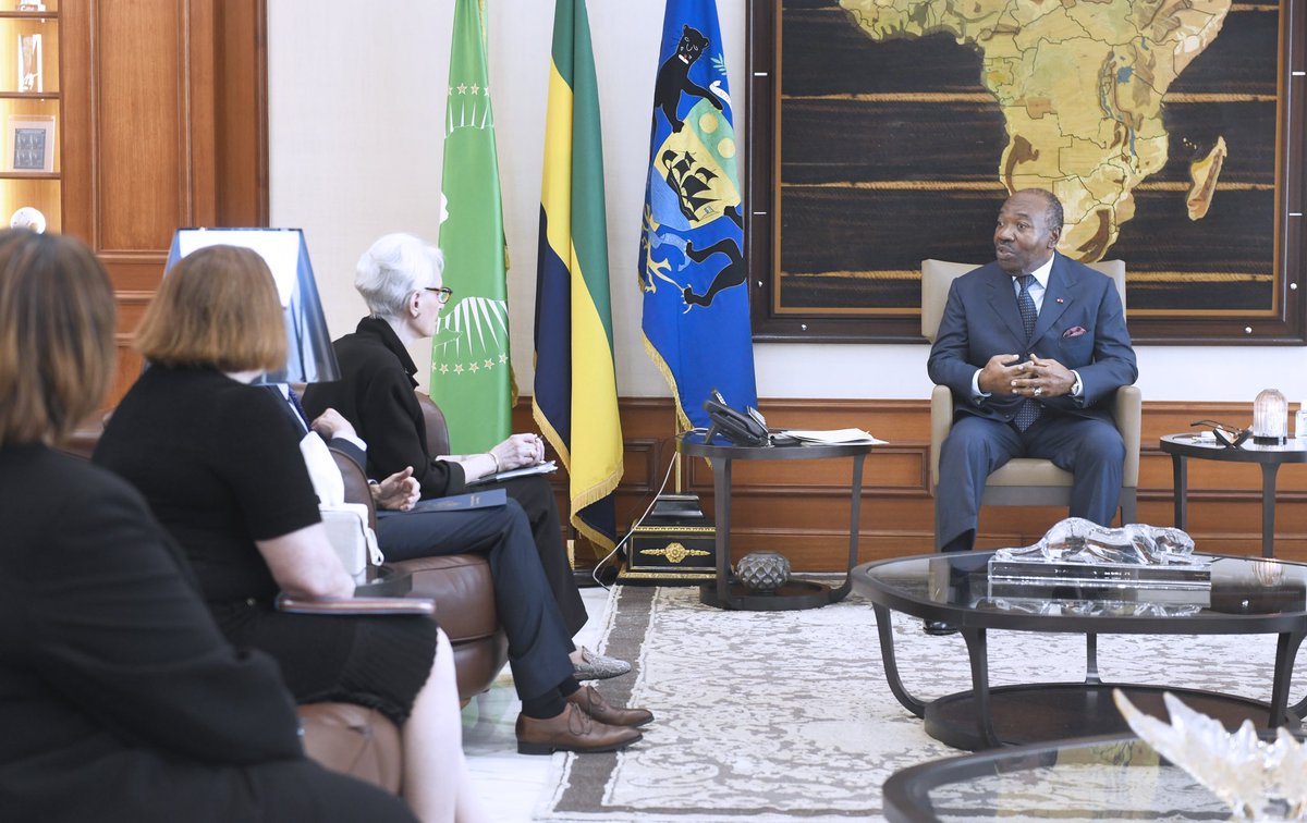 PresidentABO's tweet photo. Échanges très chaleureux & constructifs avec @DeputySecState!
#Gabon & #EtatsUnis sont d'indéfectibles alliés, prêts à affronter en commun les défis auxquels notre monde fait face: défense de l'environnement, sécurité & stabilité, prospérité partagée & lutte contre les inégalités https://t.co/o1xoR21udD