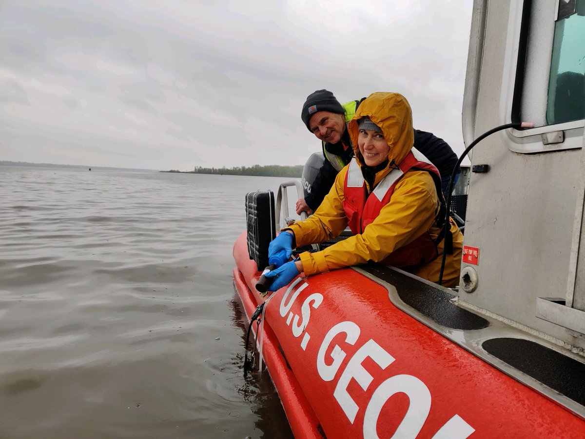 USGS_CMWSC's tweet photo. It has been a rainy week, but that hasn't stopped USGS staff Kim Wickland, Perry Draper and Mark Dornblaser from collecting water quality samples in the Peoria Pool near Chillicothe on their way down the Illinois Waterway. ETA in Grafton sometime this weekend! #USGS #NGWOS https://t.co/Uv7eSTmHhX