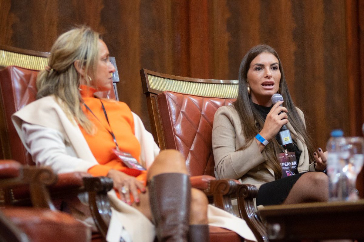 Agustina Perez Comenale tweet media