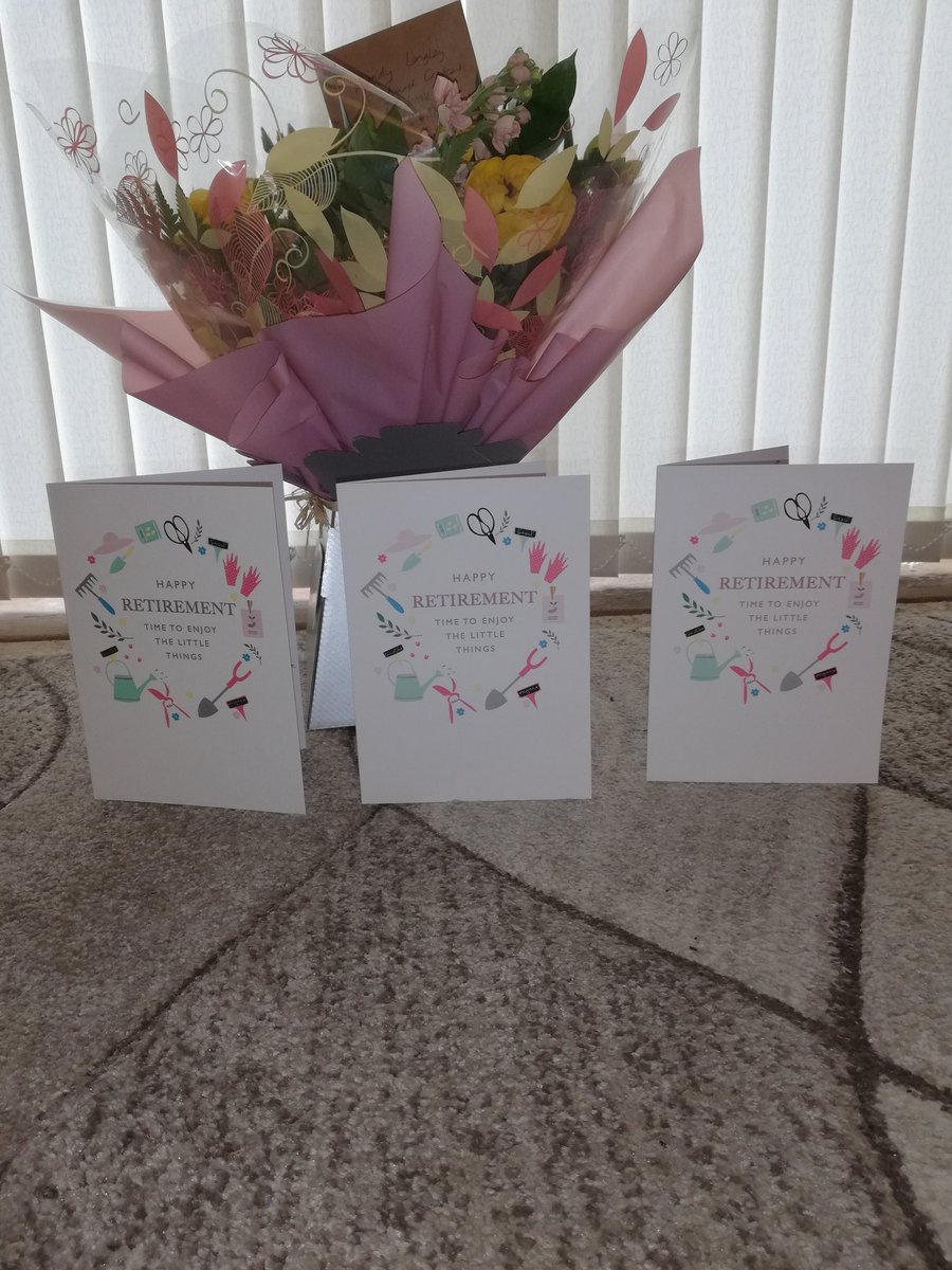 matron5154's tweet photo. Thank you medicine for my retirement fuddle, flowers and cards😍. Today was lovely ,thanks for that. I have had an amazing 36 yrs at NUH I will miss you all. @NUHMedicine @SarahMack24 @DejongeSi @bella_dorman @joharvey66 @lizwing1 @NUHTeamStroke @C52_QMC @WardC53QMC @MoppettSarah https://t.co/VLiOWBqVRs