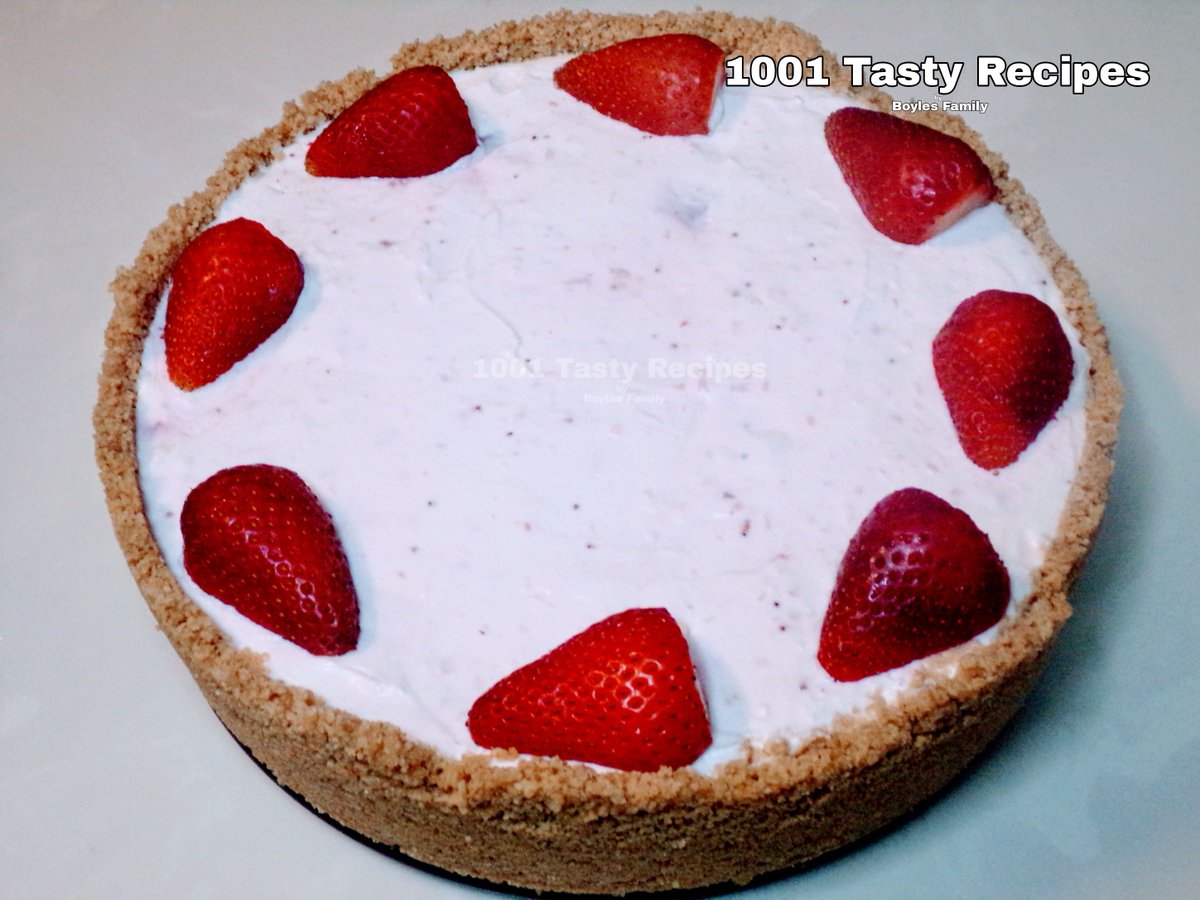 1001Tasty's tweet photo. No Bake Easy Strawberry Cheesecake No Gelatin!
Recipe: https://t.co/0K3lte89h0

#strawberry #strawberries #nobake #dessert #recipe #RecipeoftheWeek #Foodie #cheesecake #creamcheese https://t.co/sRW4qehTKS