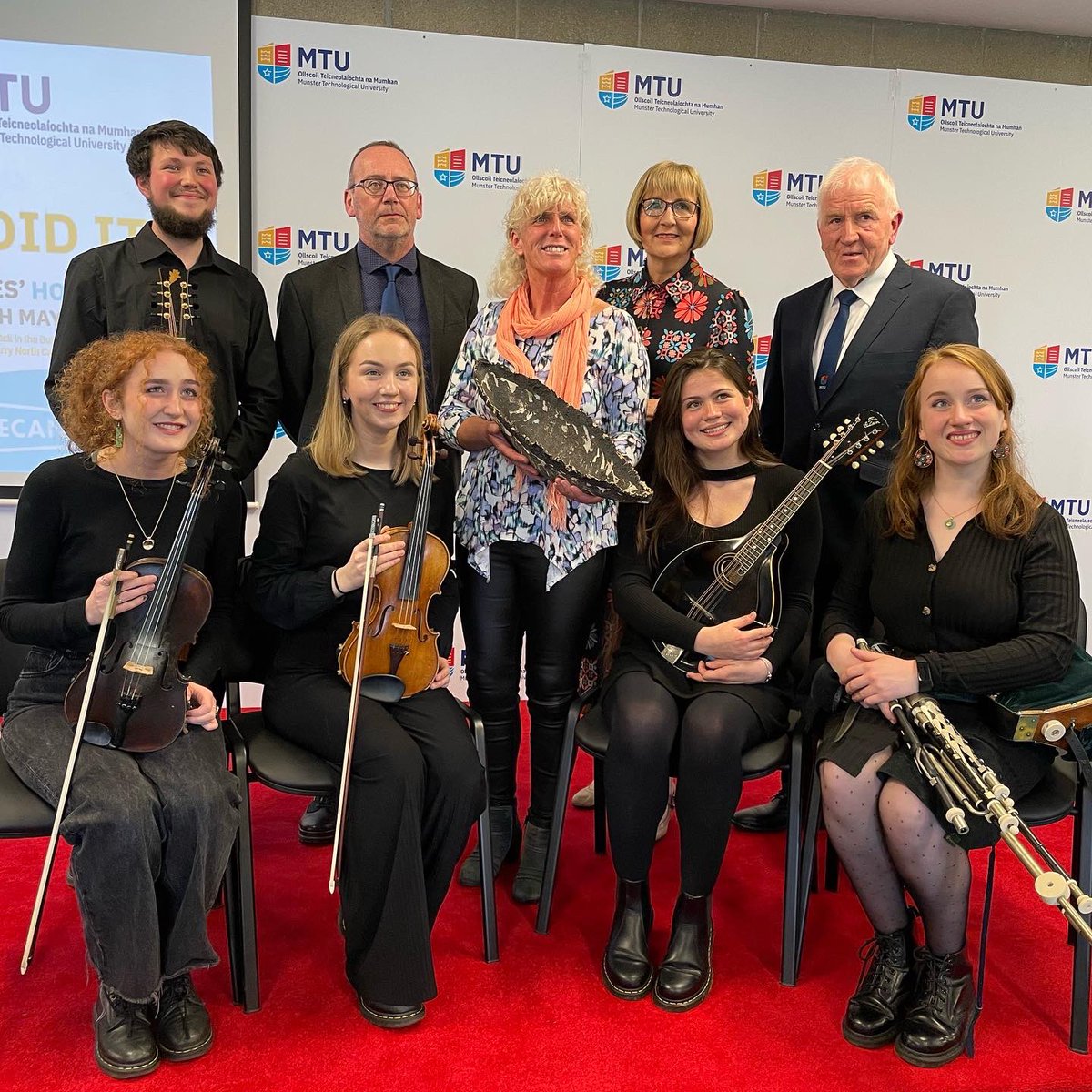 MTU_ie's tweet photo. We were honoured to hold a reception for our colleague Karen Weekes @shecando2021 on the Kerry Campus. Staff, students and the wider community joined us in celebrating Karen’s achievement of becoming the first Irish woman to row solo across the Atlantic @mtu_csm #shecando https://t.co/NvQlAptEGH