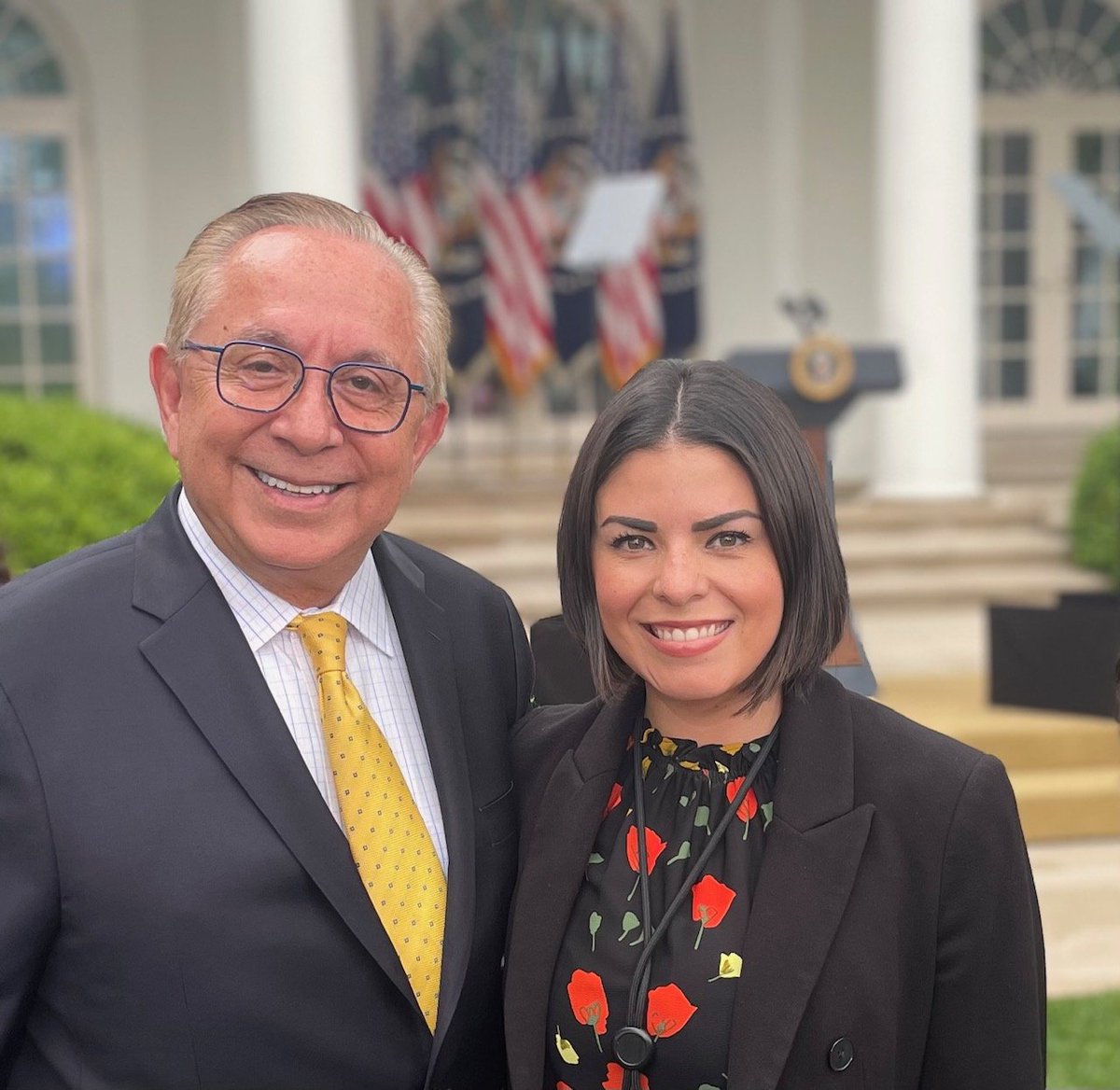 LLN_USA's tweet photo. Chairman Mickey Ibarra and @natimontelongo, recipient of the @LLN_USA ‘Rising Star Award’ at the White House Cinco de Mayo reception yesterday.
 
Congratulations Natalie! 🎉 https://t.co/oQB3LnBITP