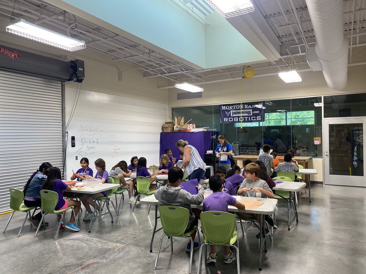 mrs_mitchell86's tweet photo. Day 2 of #RSCsteam @KatyShawCenter with our @MJEFifthGrade✨ We love this field trip for so many reasons, one of them being our FABULOUS volunteers!! Thank you for taking time to grow our @MJEjags 💜🐾 https://t.co/KaU7qj1YP4