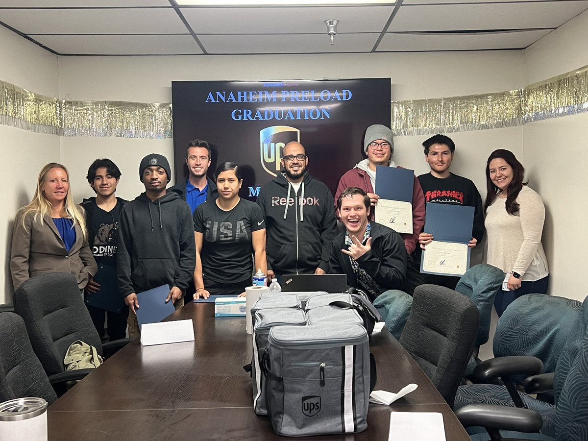 mattjmcandela's tweet photo. Another successful #Graduation here at #UPS. So very proud of my new hires. We are expanding our @UPSers family. #goapply #ApplyNow #Deliverwhatmatters #leadership #teamanaheim #upsanaheim #WeAreUPS #upser #upsers #YouBelongAtUPS #UPSGraduation #NewTeamsters @Teamsters https://t.co/BJbVFtjnIW