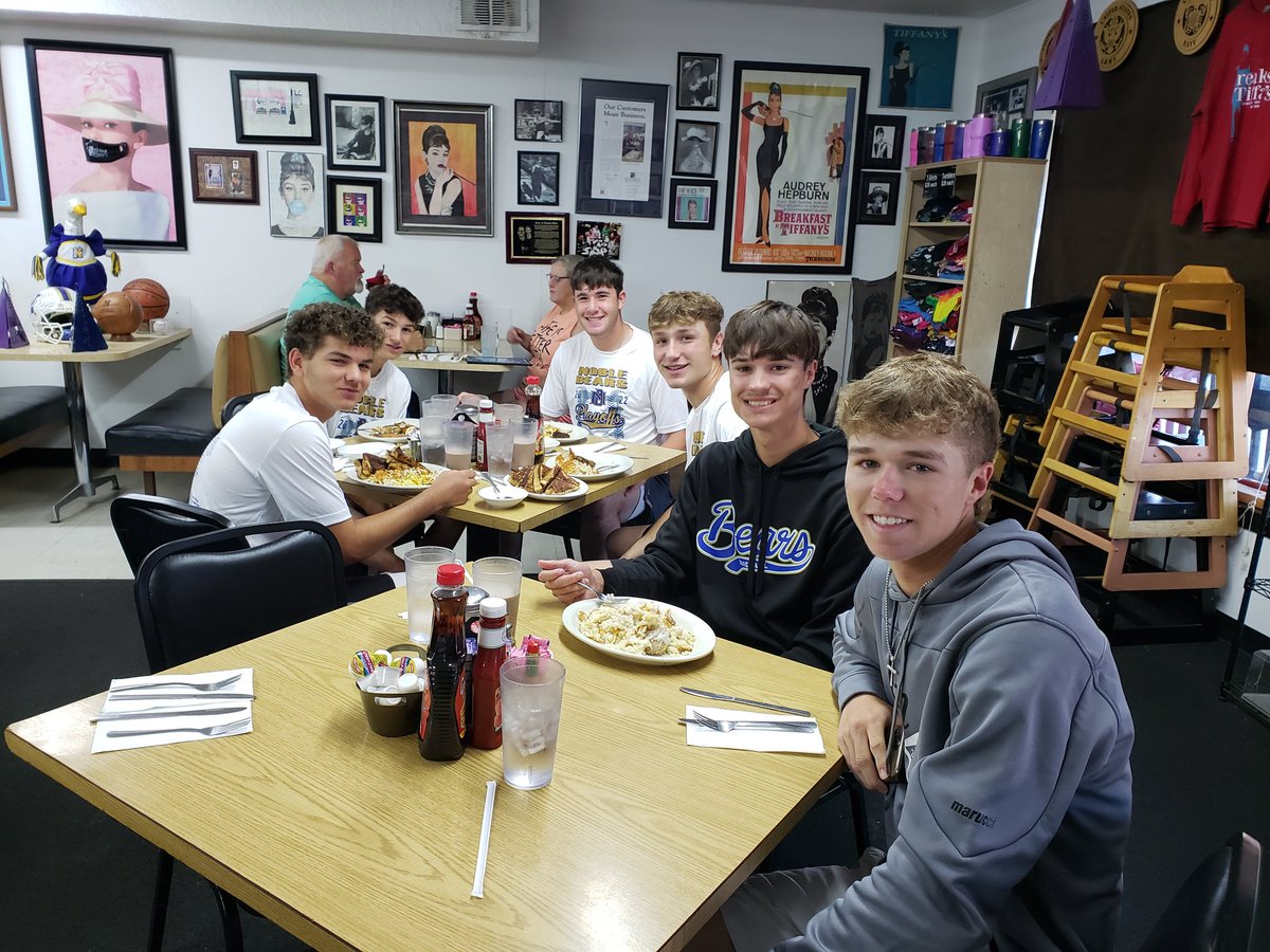 Tiffany’s Restaurant tweet media