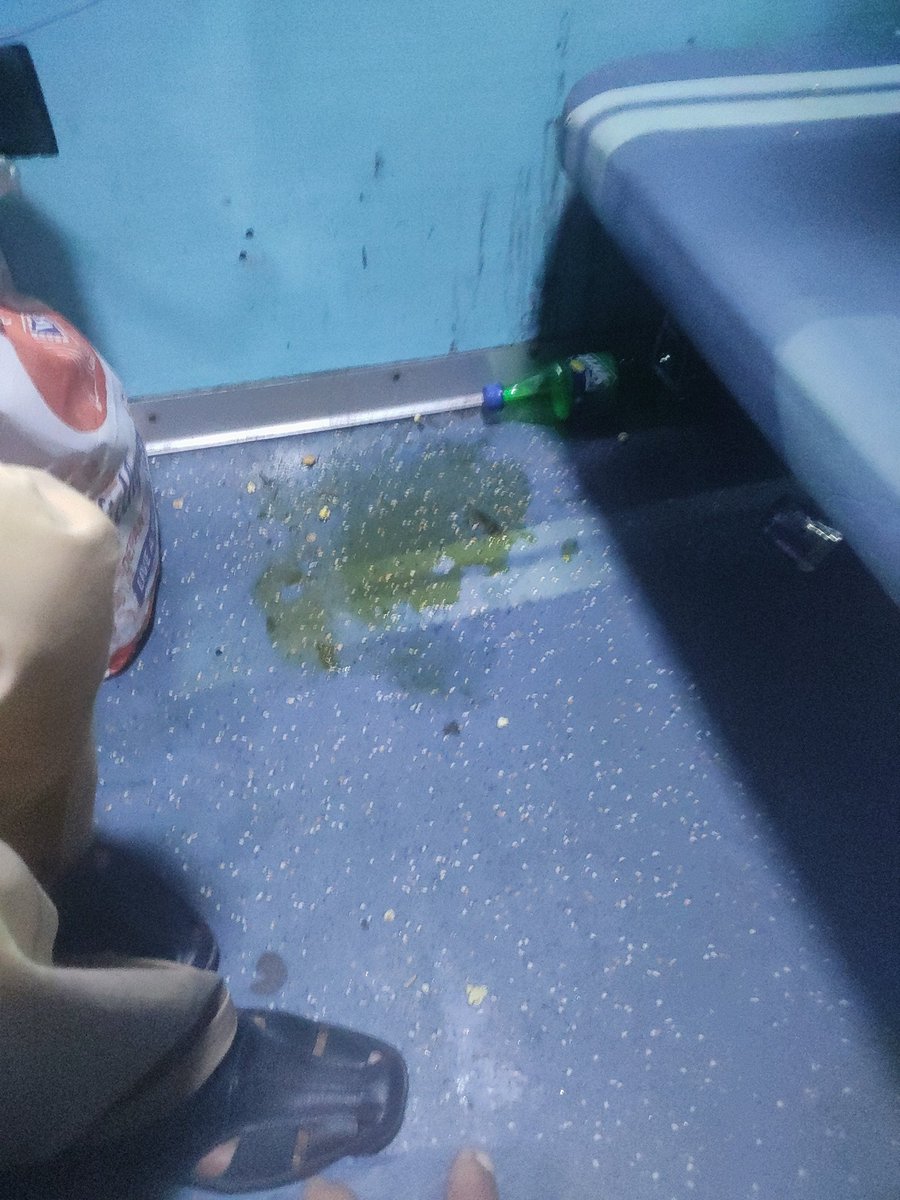 DrAnindya's tweet photo. Train no. 14230 ...was late by 4 hrs 35 min only.. boarded at HW and this is the train condition...@RailMinIndia @IRCTCofficial https://t.co/KpbYXajhvB