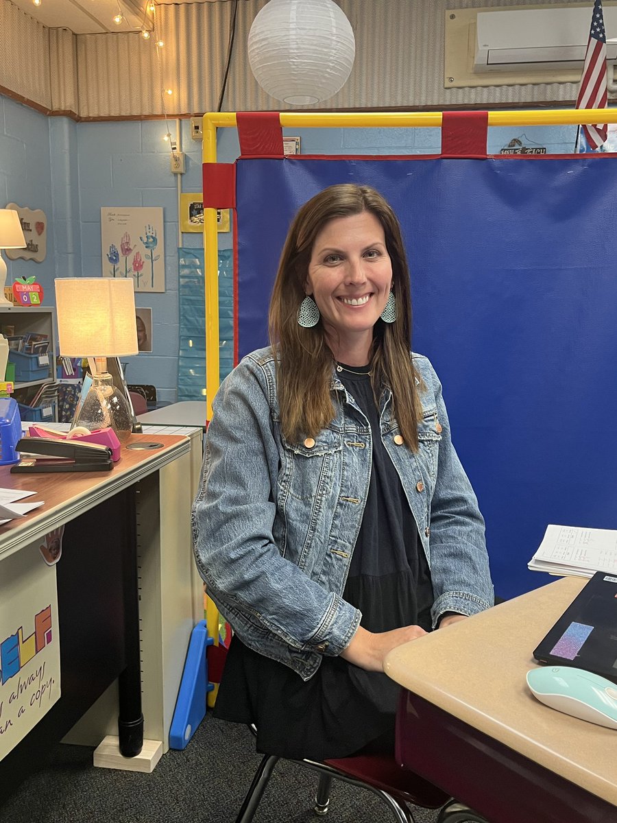 HH_Schools's tweet photo. Teachers play such a huge role in our students lives! ♥️🍏 #TeacherAppreciationWeek #HHProud @CrookedBilletES @blair_mill https://t.co/O8E06d97Dv