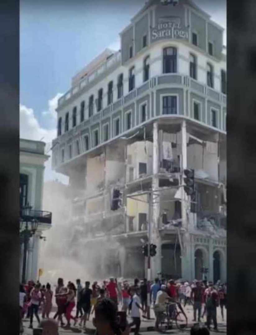 lazarito89sitvc's tweet photo. Grave explosión en el hotel Saratoga de La Habana. Buscamos información. https://t.co/p8Un3rCbiW