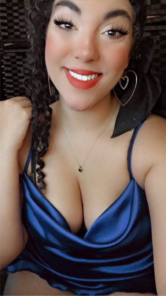 SensualCharmm's tweet photo. Hello 🦋 https://t.co/Ur784ygxfQ