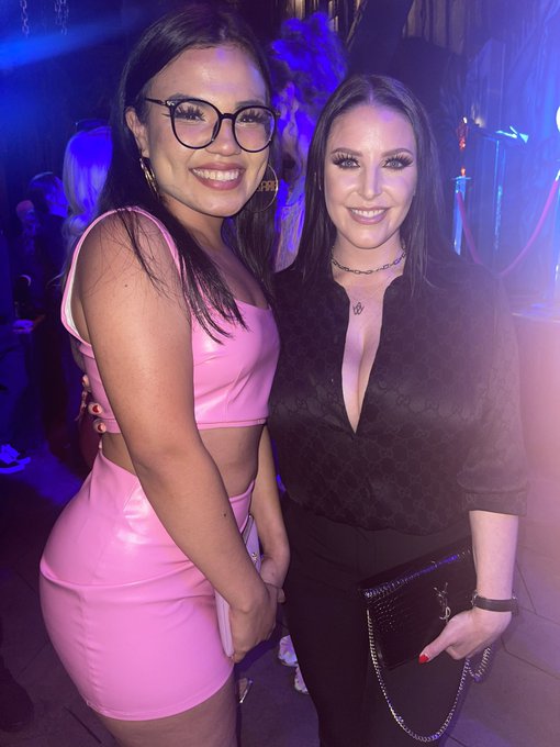 Yesterday was one of the best day of my life, I had the pleasure to meet @ANGELAWHITE she&rsquo;s just the<a href="/tag/mvsales"class="tags"><span>#mvsales</span></a>