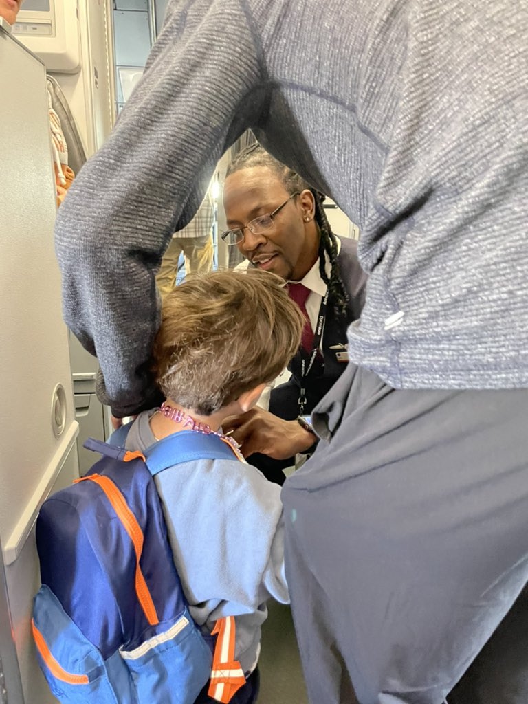 Lali1112's tweet photo. @AmericanAir I wanted to recognize Gregory, First Class Flight Attendant, on today’s flight #AA1265 DFW -PHL.  A Moment, shy sweet birthday boy boarded and Gregory gave him his flight wings! #spreadloveandkindness https://t.co/TRX9dYm8EV